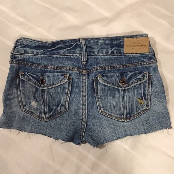 Abercrombie short jeans, size 12 slim - Picture 2 of 3